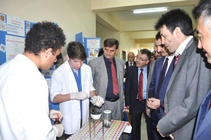 Gediz Fen Lisesi’nde Tübitak Bilim Fuarı Sergisi G2