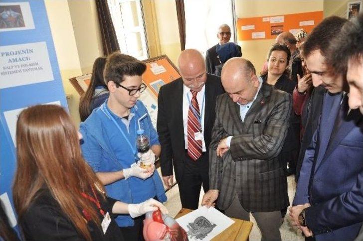 Gediz Fen Lisesi’nde Tübitak Bilim Fuarı Sergisi G4