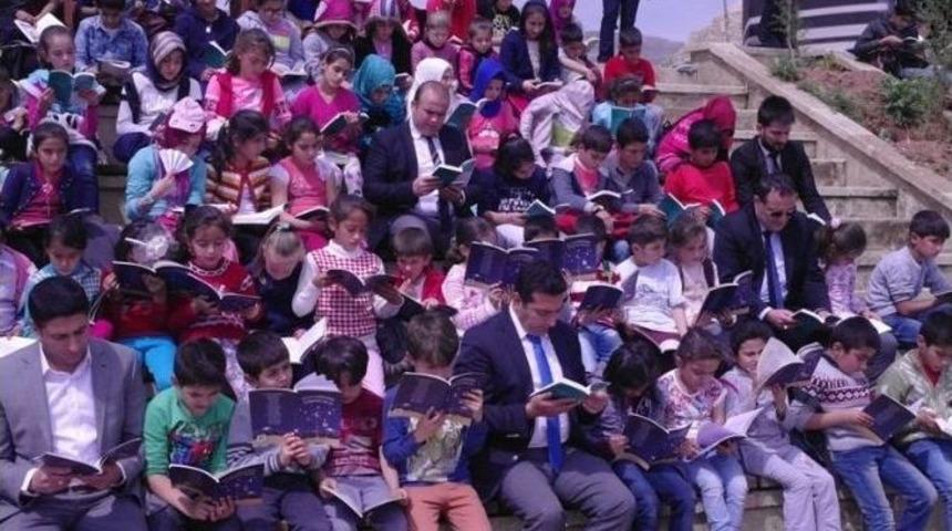 Hasankeyf’te Kitap Okuma Etkinliği Düzenlendi