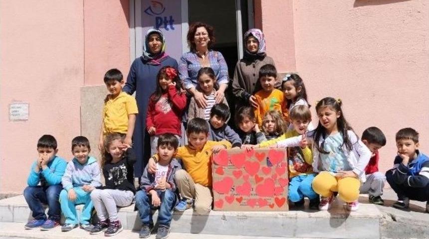 Minikler Polis Abilerini Unutmadı