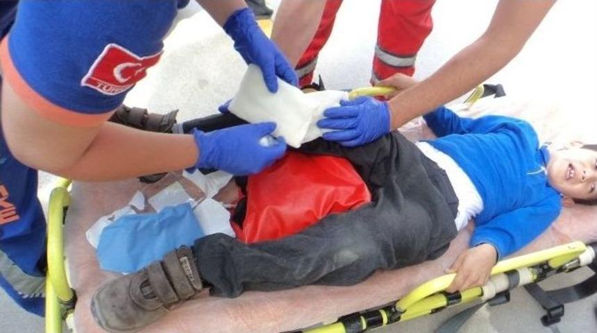 Fethiye&rsquo;de &Ccedil;ocuğun Bacağına Demir Korkuluk Saplandı