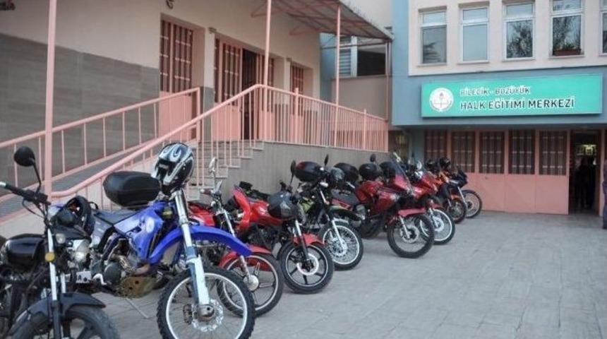 Boz&uuml;y&uuml;k&rsquo;te &lsquo;g&uuml;venli Motosiklet S&uuml;r&uuml;ş&rsquo; Eğitimi