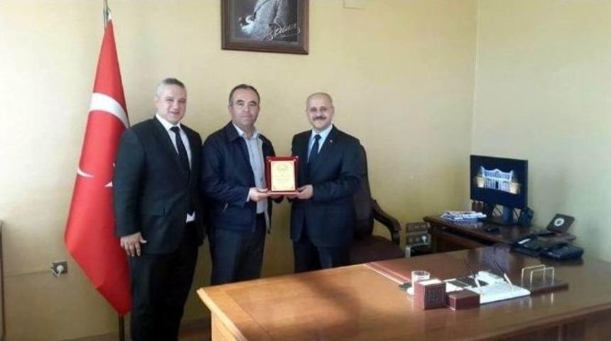 Salihli&rsquo;de Yardımseverlere Plaketli Teşekk&uuml;r