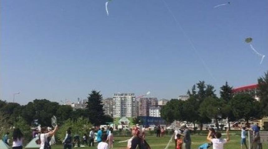 Bilim Festivali &Ouml;ğrencilerinden U&ccedil;urtma Şenliği