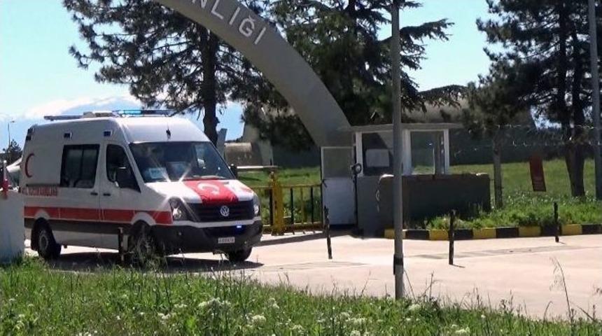 Bursa Şehidine Ağlıyor