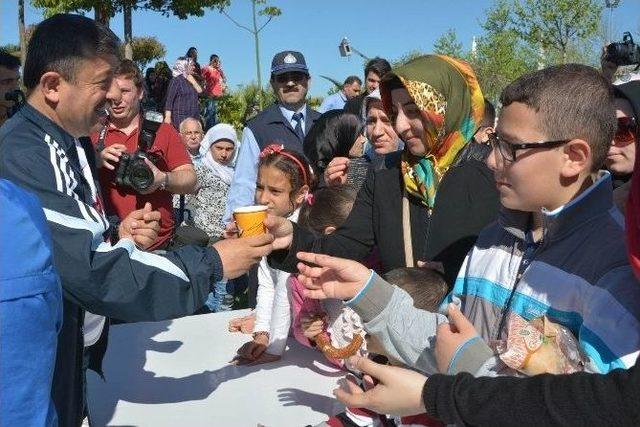 Darıcada Peygamber Sevgisi Sokaklara Sığmadı