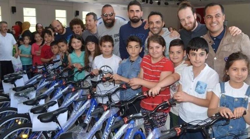 Veloturk, Zonguldak&rsquo;ta 215 &Ouml;ğrenciye Bisiklet Hediye Etti