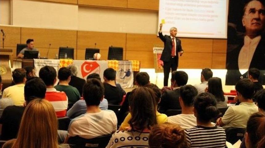 Aday Futbol Hakemlerine Eğitim Verildi