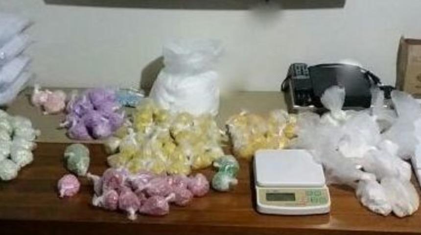 K&uuml;&ccedil;&uuml;k&ccedil;ekmece&rsquo;de Uyuşturucu Operasyonu