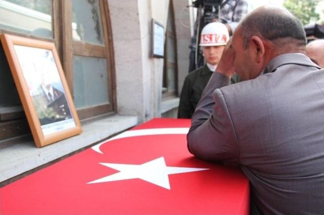 Şehit Uzman Jandarma &Ccedil;avuşu, 20 Bin Kişi Son Yolculuğuna Uğurladı