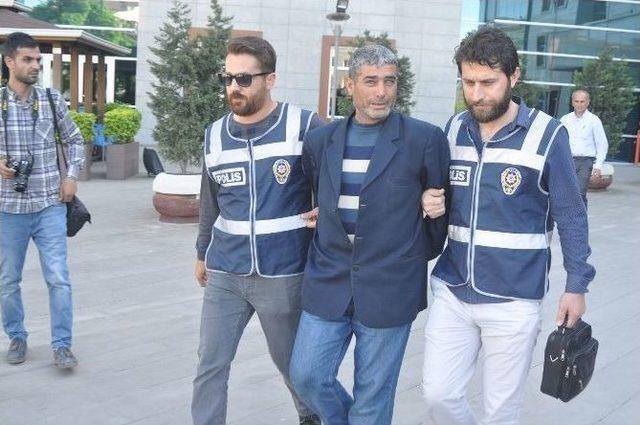 Cami Tuvaletinin Kapalı Olmasına Kızıp Bir Kişiyi Öldüren, Bir Kişi De Yaralan Zanlı Tutuklandı