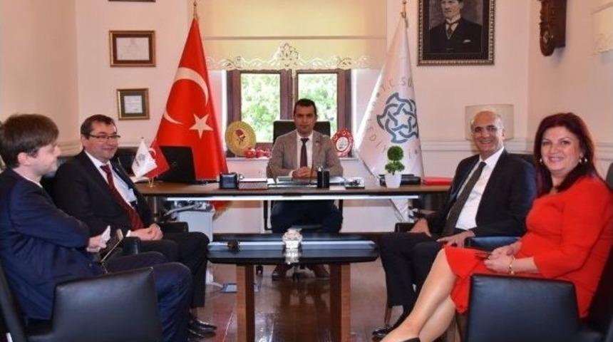 Chp Genel Başkan Yardımcısı Bing&ouml;l, S&uuml;leymanpaşa Belediyesi&rsquo;ni Ziyaret Etti