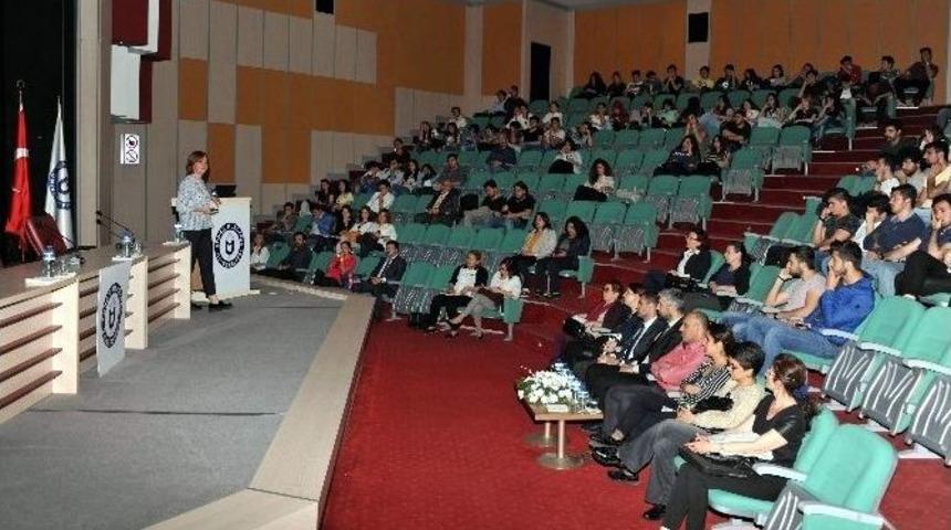 Prof. Dr. Filiz Balta Peltekoğlu, Ad&uuml;&rsquo;de &lsquo;halkla İlişkileri&rsquo; Anlattı