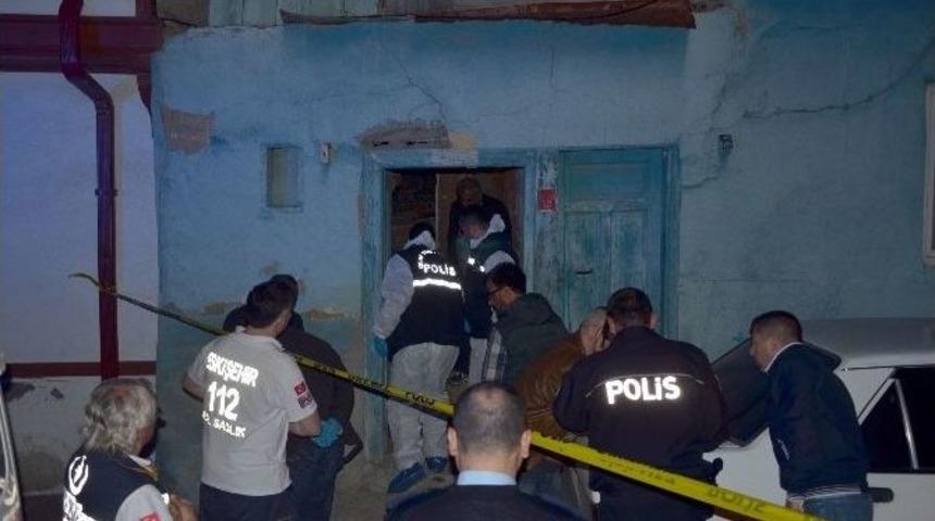 Misafirliğe Gittiği Evde Bı&ccedil;aklanarak &Ouml;ld&uuml;r&uuml;ld&uuml;