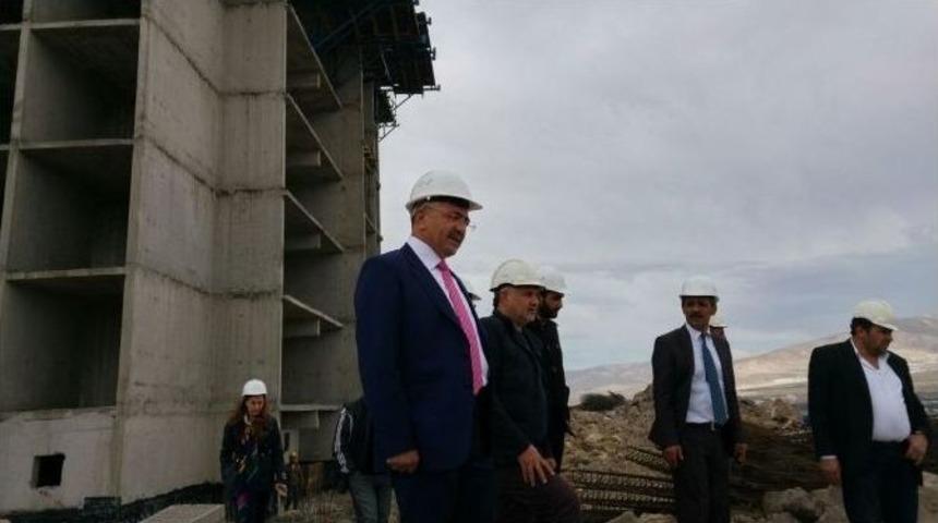 Niğde&rsquo;de Kentsel D&ouml;n&uuml;ş&uuml;m Konutları Hızla Y&uuml;kseliyor