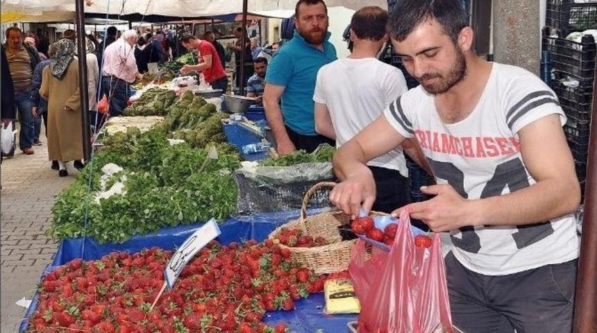 Yaz Meyveleri Tezgaha D&uuml;şt&uuml;