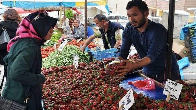 Yaz Meyveleri Tezgaha Düştü