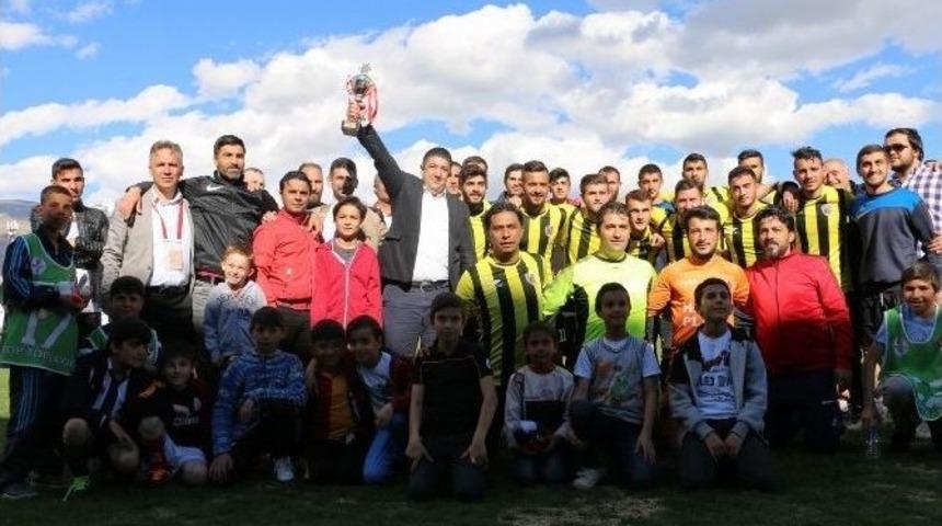 13 Şubat Erzincan Gen&ccedil;lik Spor B&ouml;lgesel Amat&ouml;r Lig&rsquo;e Y&uuml;kseldi