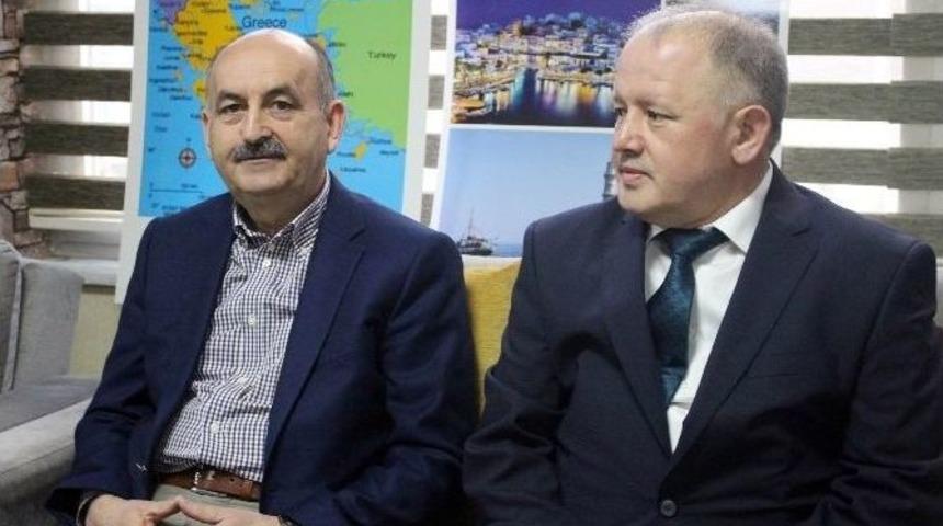 Bakan Müezzinoğlu Yabancı Öğrencilerle Bir Araya Geldi