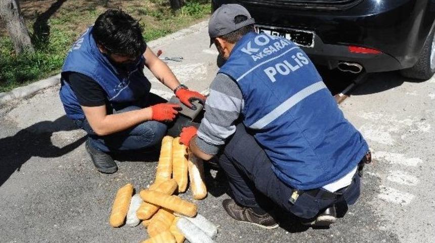 Otomobilin Lpg Tankından 25 Kilo Esrar &Ccedil;ıktı