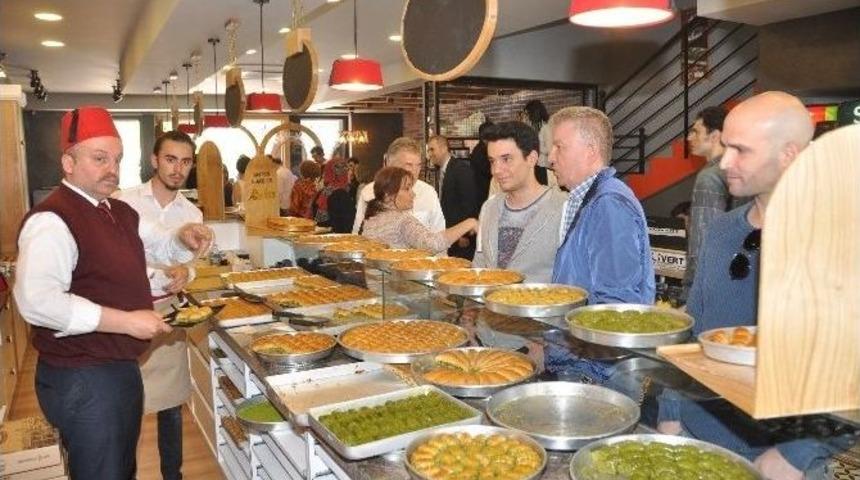 Fıstıkzade 15. Şubesini Başkentte Katmer Ve Baklava Şovuyla A&ccedil;tı.