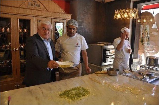 Fıstıkzade 15. Şubesini Başkentte Katmer Ve Baklava Şovuyla Açtı.