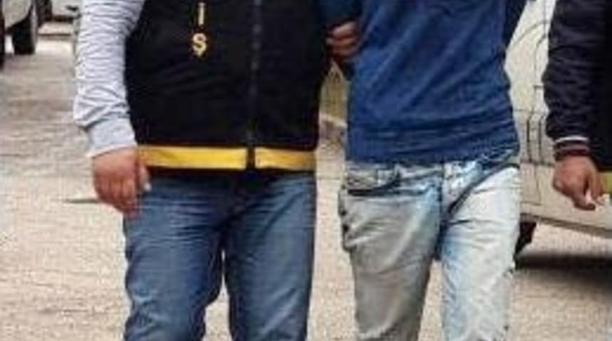 Annesinin C&uuml;zdanından Para &Ccedil;alınca, İstismar Ve Şantaj Ortaya &Ccedil;ıktı