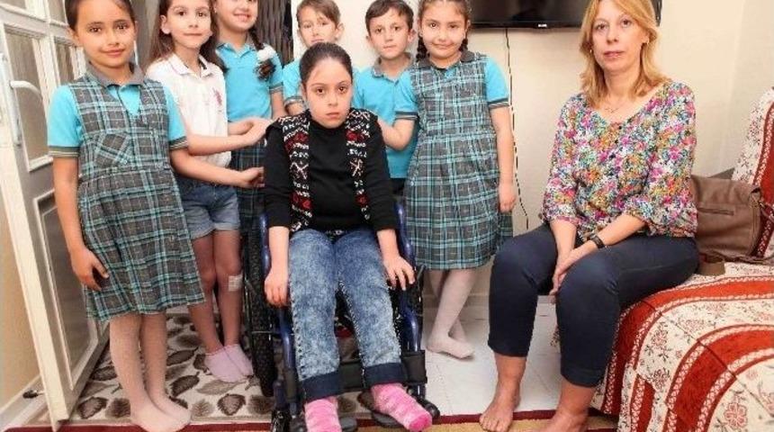 Har&ccedil;lıklarını Biriktirip Tekerlekli Sandalye Aldılar