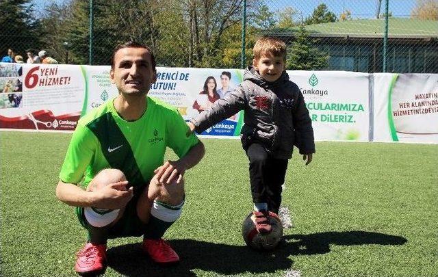 Çankaya Ve Yenimahalle Yeşil Sahada Karşı Karşıya Geldi