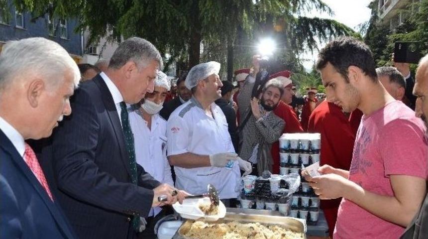Of Belediyesi&rsquo;nden Kutlu Doğum Pilavı