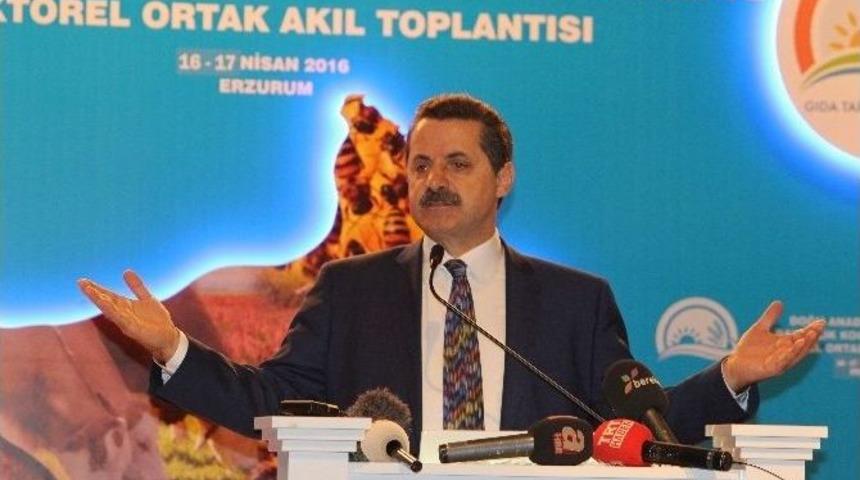 Bakan &Ccedil;elik: "aşımızı, Kederimizi, Sevincimizi B&ouml;l&uuml;ş&uuml;r&uuml;z Ama Bu Vatanın B&ouml;l&uuml;nmesine Asla İzin Vermeyiz"