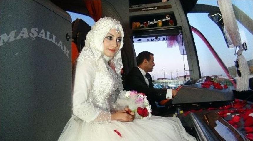 Otob&uuml;s Gelin Arabası Oldu