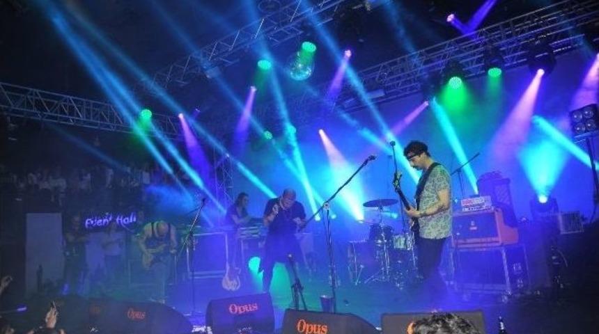 İzmir&rsquo;de Athena R&uuml;zgarı Esti