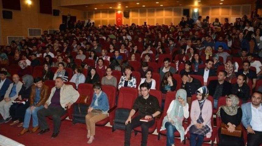 Kırık Testi Tiyatro Oyunu B&uuml;y&uuml;k Beğeni Kazandı