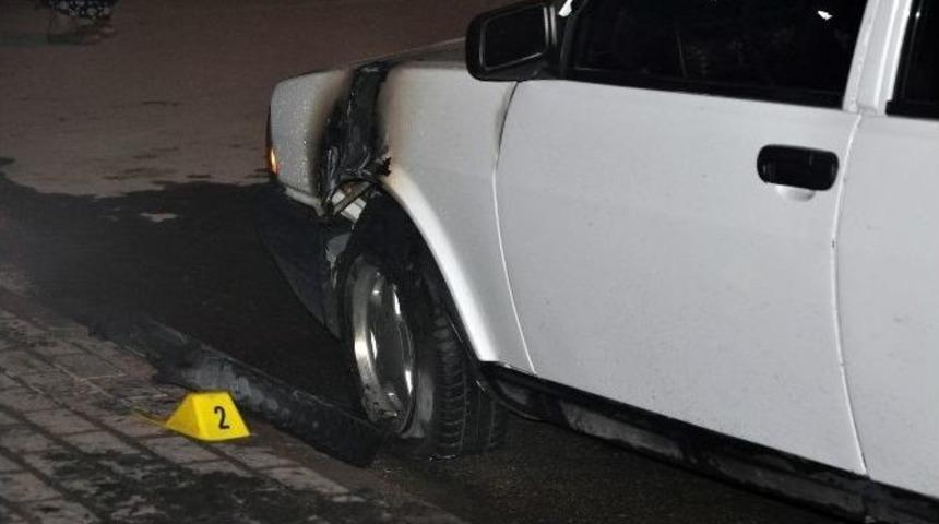 Otomobili Benzin D&ouml;k&uuml;p Yakmak İstediler