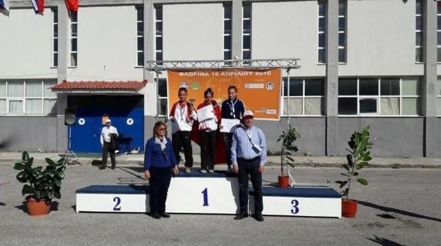 Diyarbakırlı Y&uuml;r&uuml;y&uuml;ş&ccedil;&uuml;lerden 3 Madalya