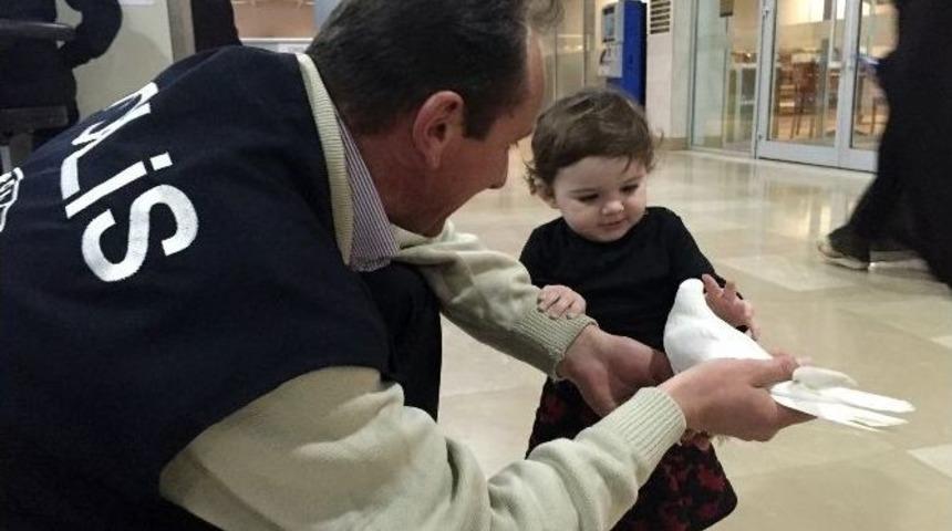 G&uuml;vercinli Polis &Ccedil;ocukların İlgi Odağı Oldu