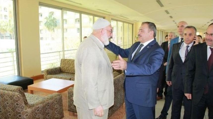 Bakan Eroğlu&rsquo;ndan Aday Memurlara, "erken Evlenin, 5 &Ccedil;ocuk Yapın" &Ccedil;ağrısı