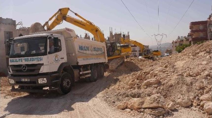 Haliliye Belediyesi Yeni Yol A&ccedil;ma &Ccedil;alışmalarını S&uuml;rd&uuml;r&uuml;yor