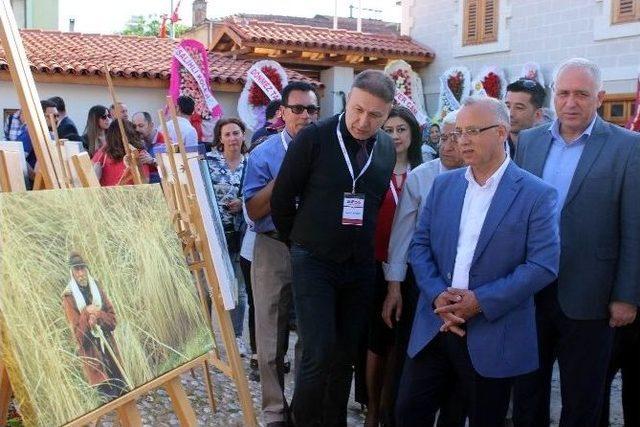 Salfod İlk Sergisini Kent Müzesi’nde Açtı