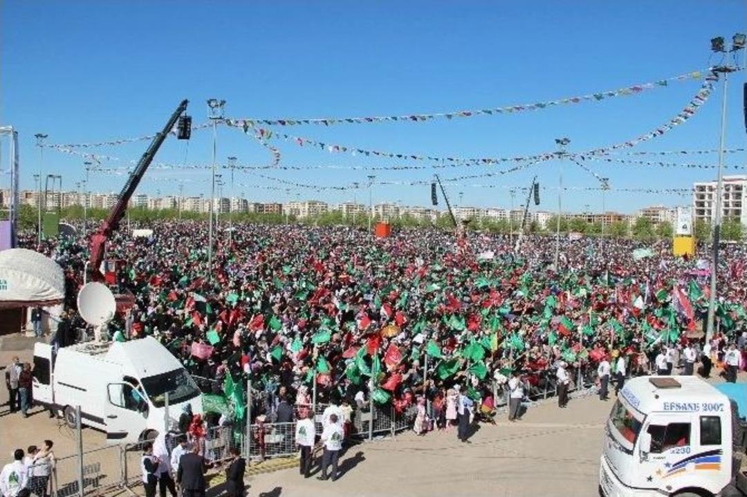 Diyarbakır&rsquo;da On Binler Kutlu Doğumda Bir Araya Geldi