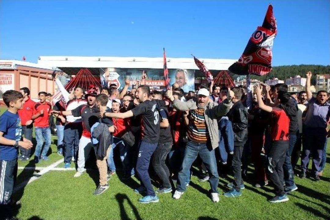 Kastamonuspor, 50 Yıl Sonra 2. Lige Y&uuml;kseldi