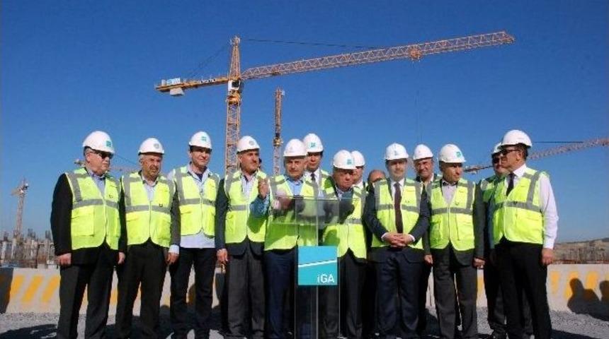 Bakan Yıldırım 3. Havalimanı İnşaatını İnceledi