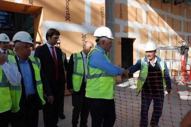 Bakan Yıldırım 3. Havalimanı İnşaatını İnceledi