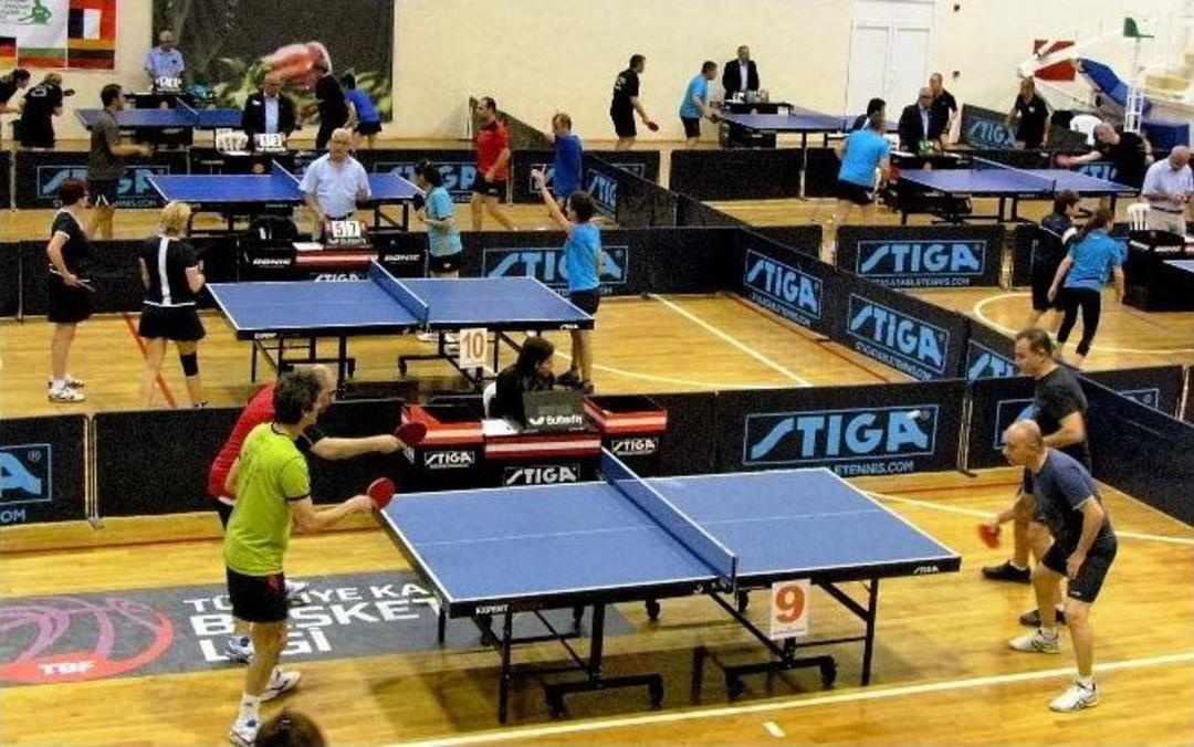 Uluslararası &Ccedil;eşme Veteran Masa Tenisi Turnuvası Sona Erdi