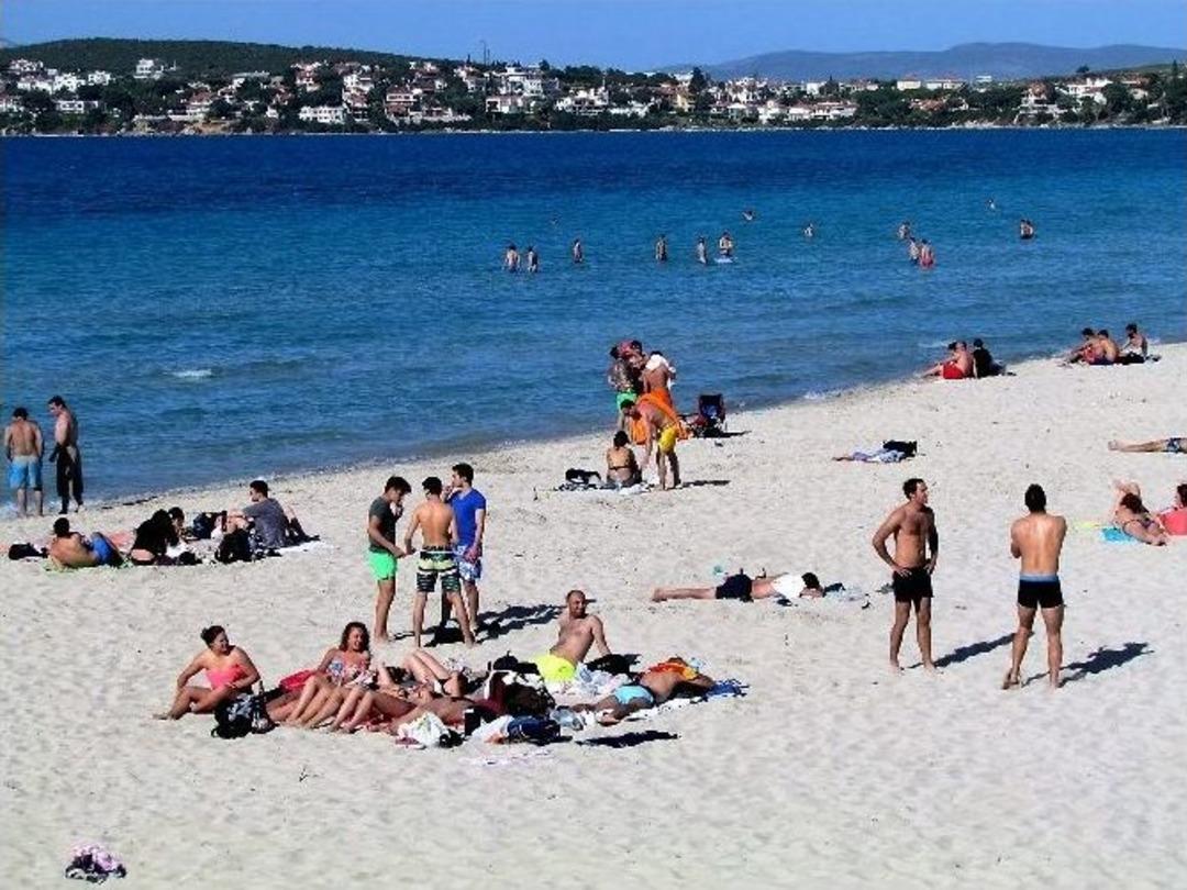 &Ccedil;eşme&rsquo;de Deniz Sezonu Başladı