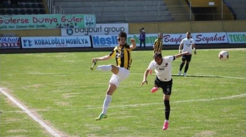 Bayburt Evinde Kaybetti