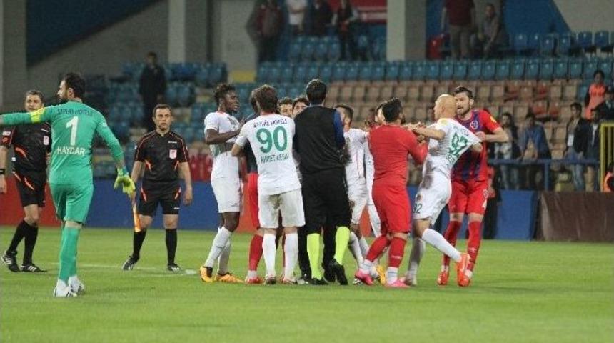 Ma&ccedil; Sonu Saha Savaş Alanına D&ouml;nd&uuml;