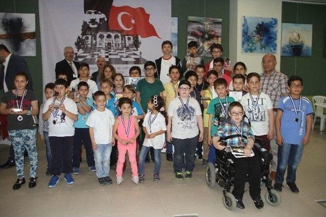 Kartal’da Satrancın Ustaları Ödüllerine Kavuştu