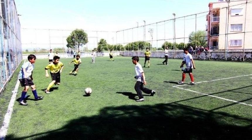 Ko&ccedil;arlı&rsquo;da Minikler Futbol Turnuvası Yapıldı